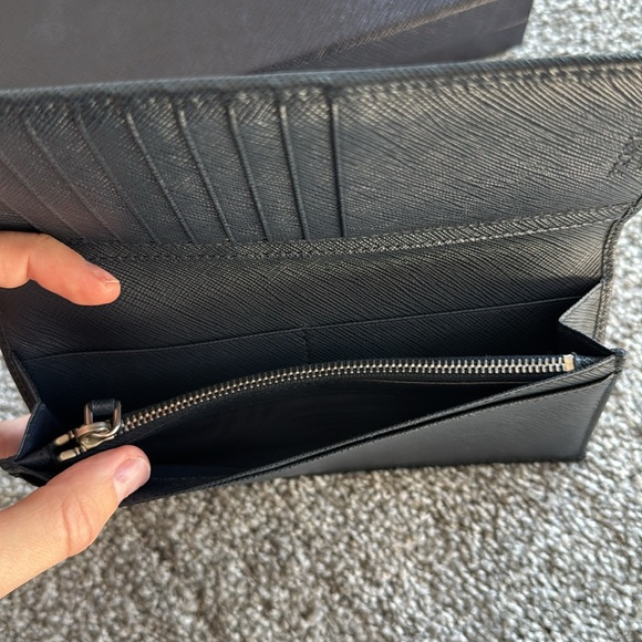 Prada wallet - Picture 5 of 9